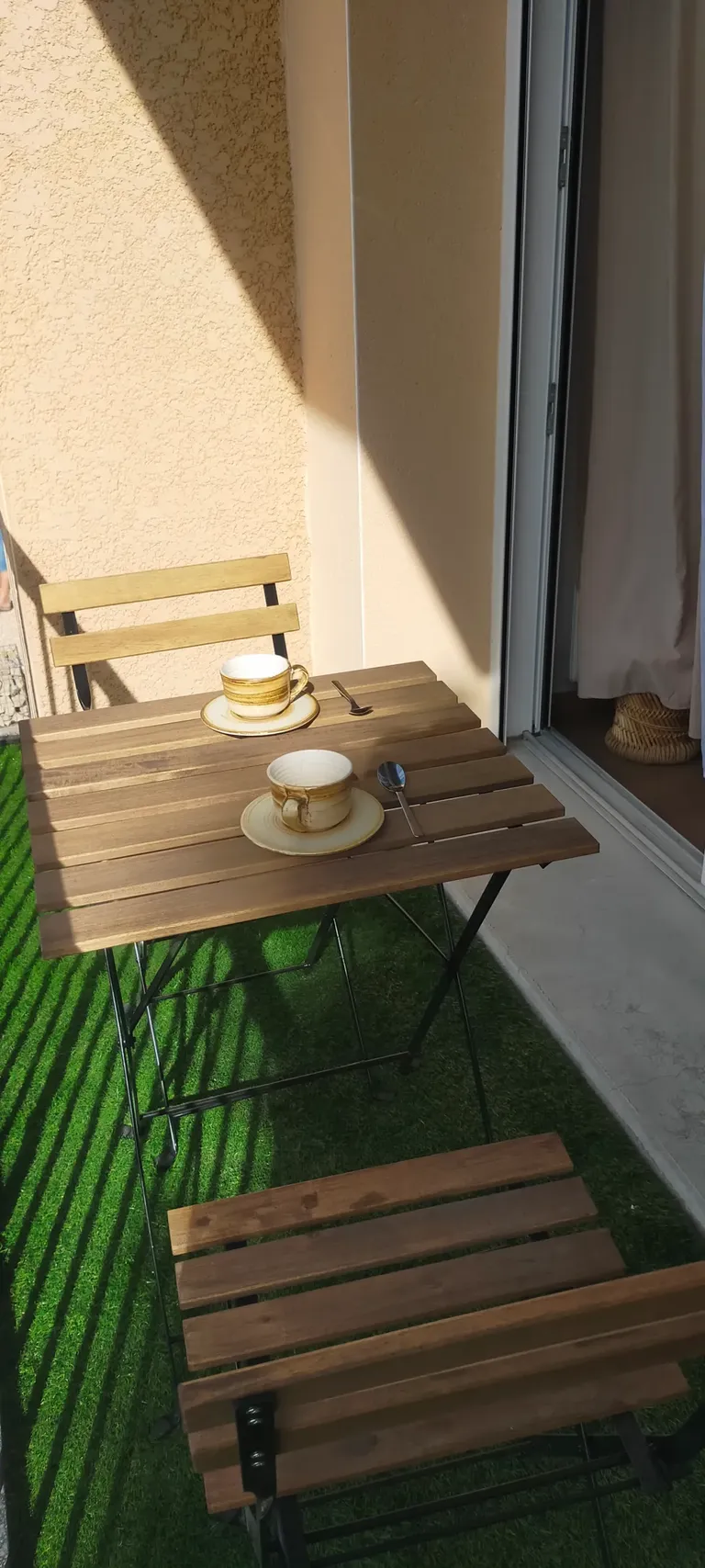 Balcon privé à l'étage ouvert sur le jardin