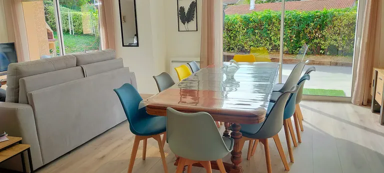 Salle à manger conviviale pour partager de bons moments à table